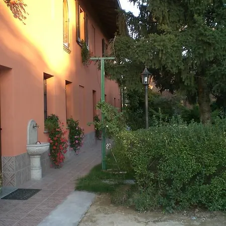 Farm stay Agriturismo Cascina San Carlo *